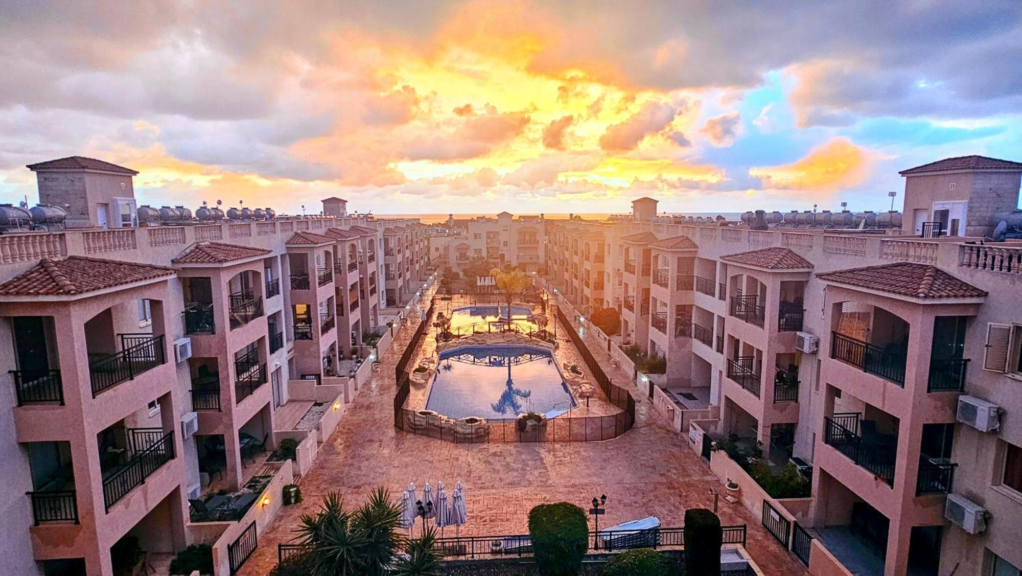 Appartamento Royal-Seacrest Oasis, Pool-Side Paphos Esterno foto