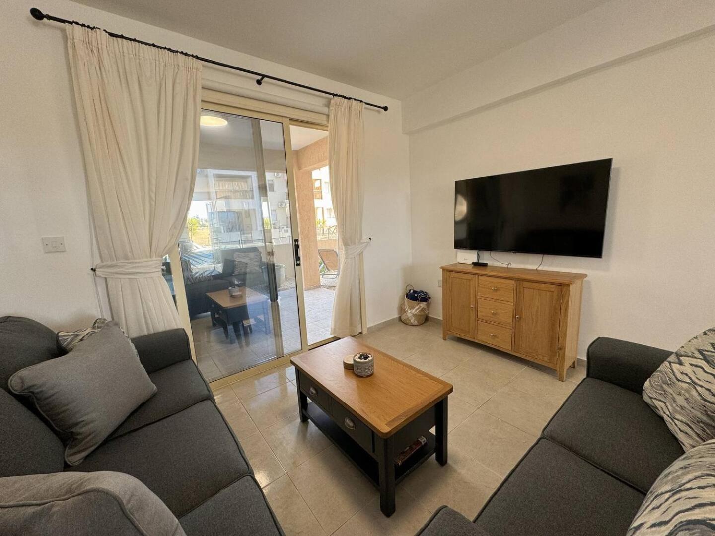 Appartamento Royal-Seacrest Oasis, Pool-Side Paphos Esterno foto